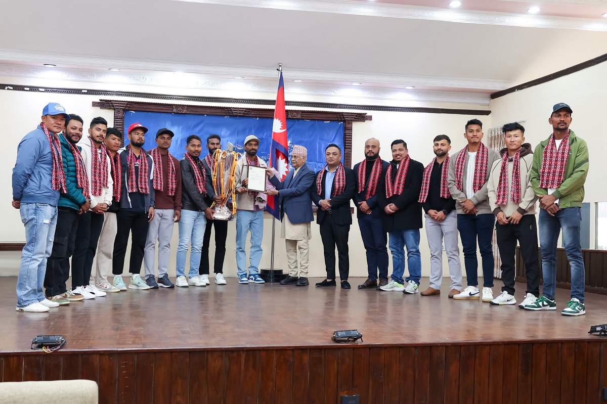 PM Oli honors Janakpur Bolts for winning inaugural NPL