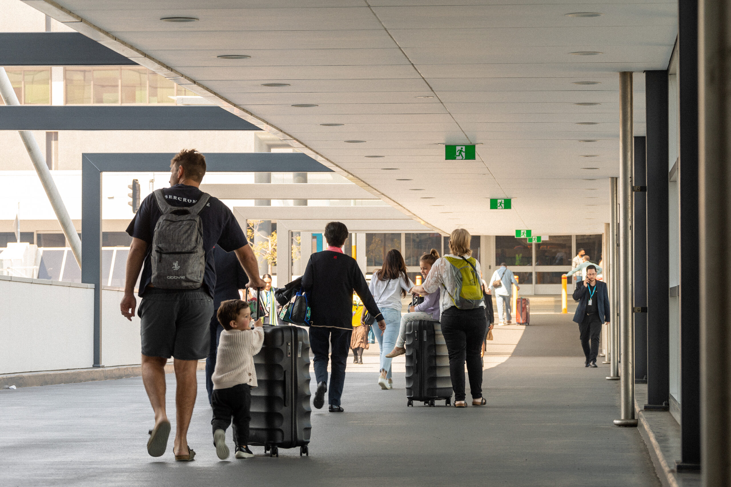 Man charged over firearm in luggage at Sydney Airport