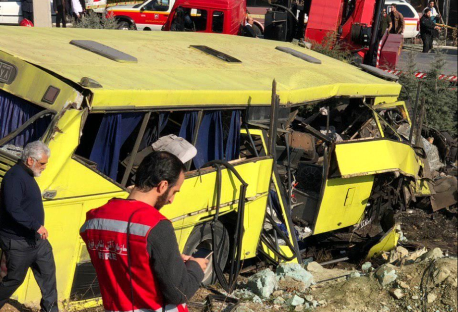 Bus overturns in south of Tehran, 25 injured