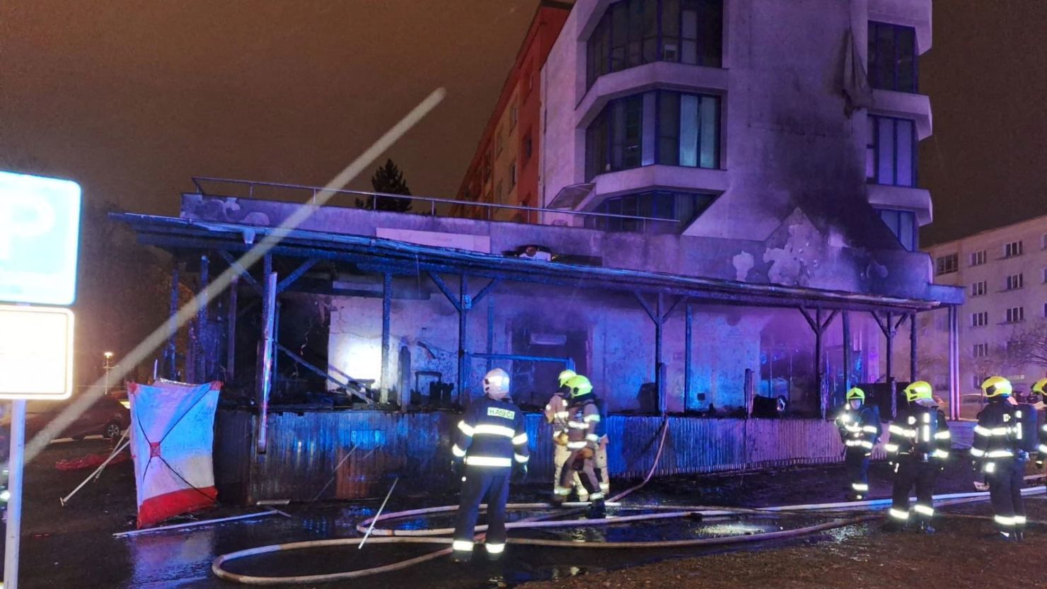 Czech restaurant fire kills six people