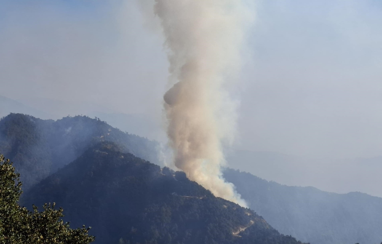 Wildfire in Mahabharat Forest, Kavre, still uncontrolled