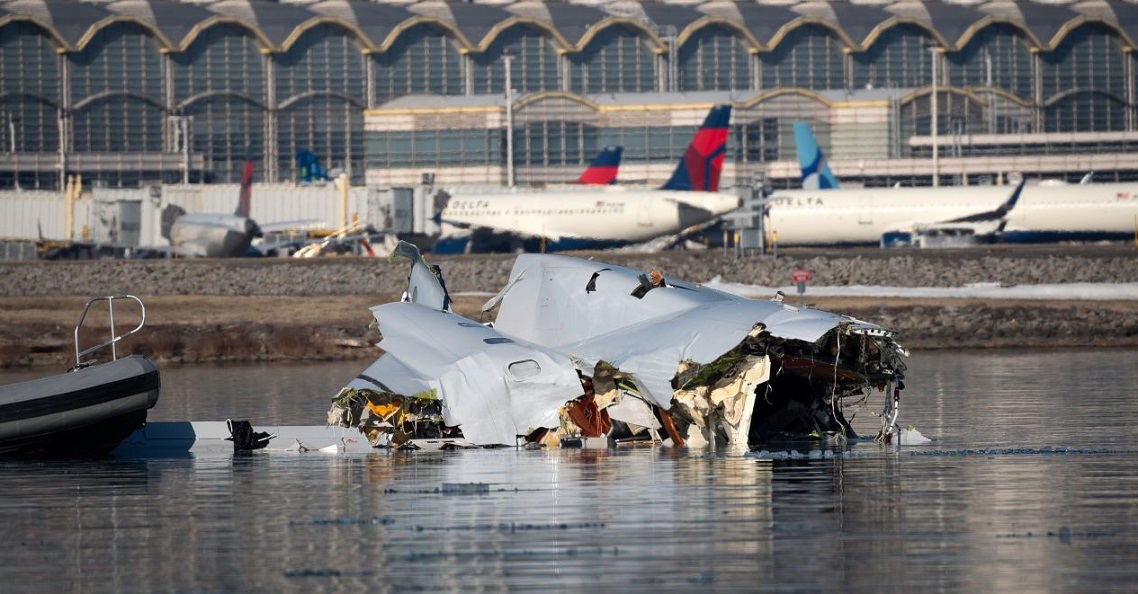 US plane crash: 40 bodies recovered from river so far