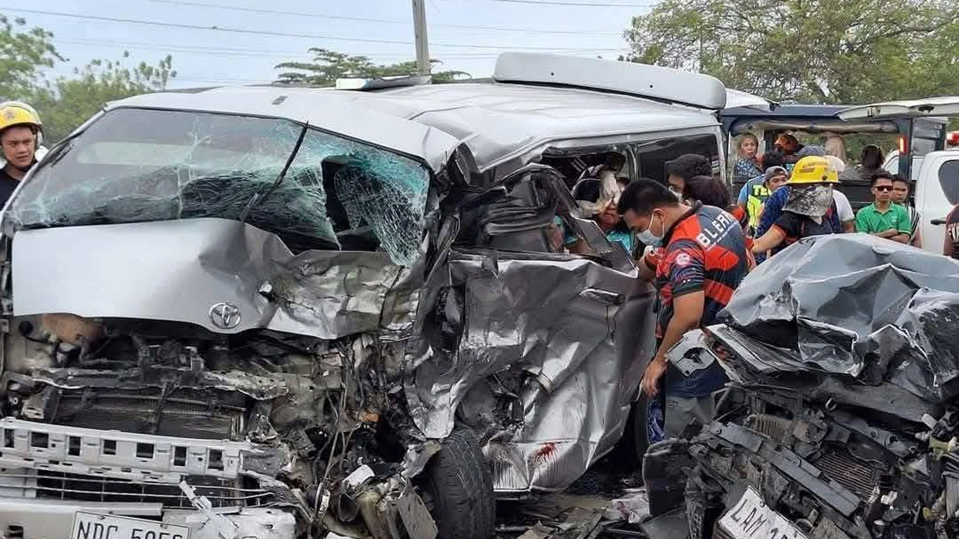 4 dead, 13 injured in southern Philippine collision