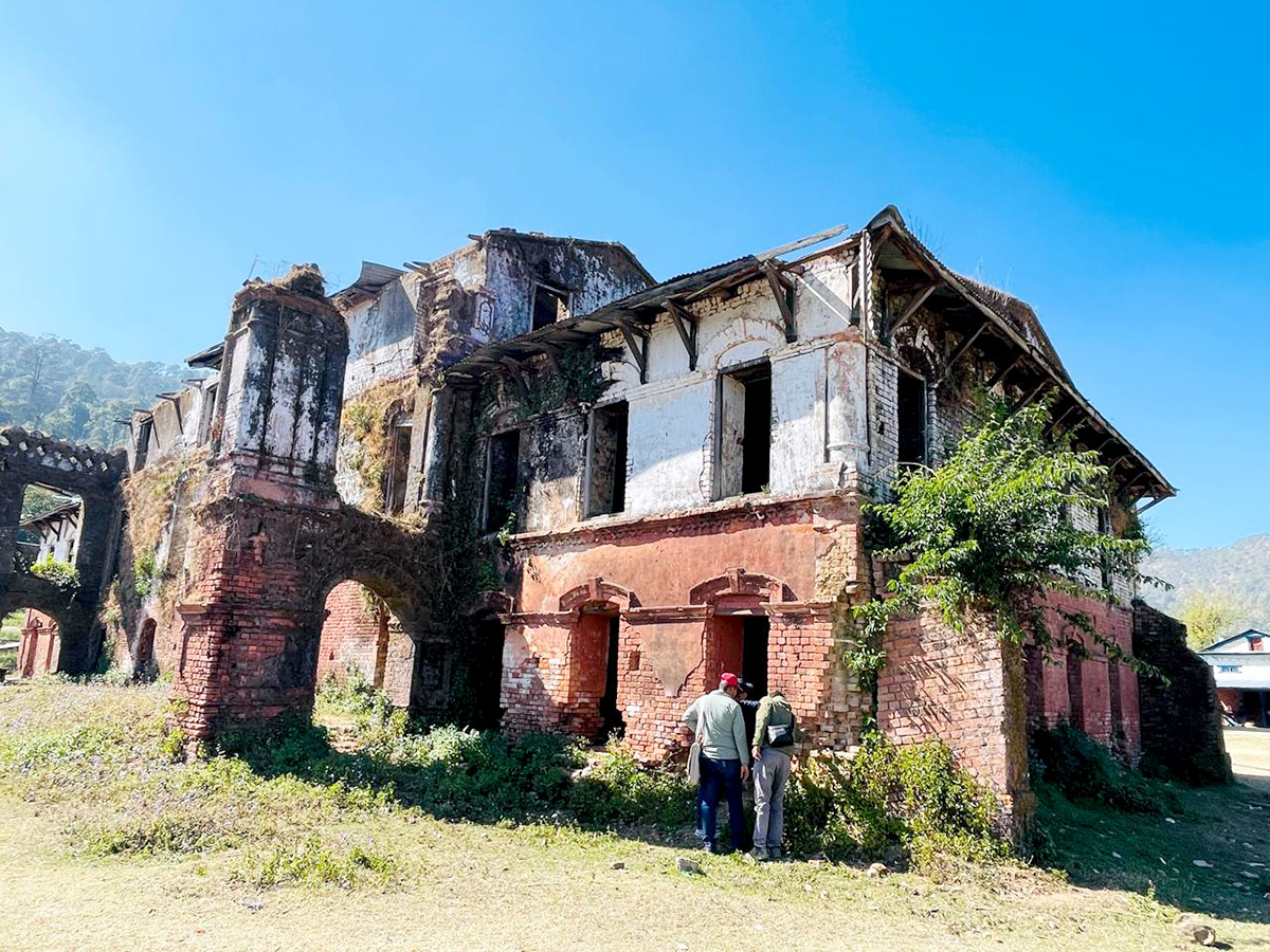 Historic Garbha Palace faces neglect, risk of collapse