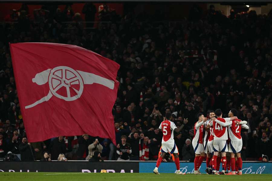 Arsenal thrash Man City 5-1, close gap on Liverpool