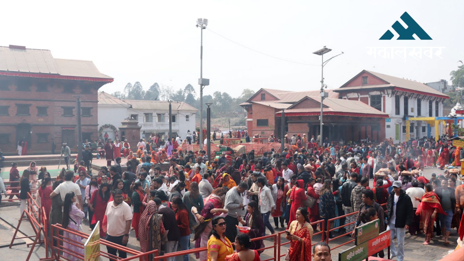 Pashupatinath bustles with devotees for Mahashivaratri (photos)