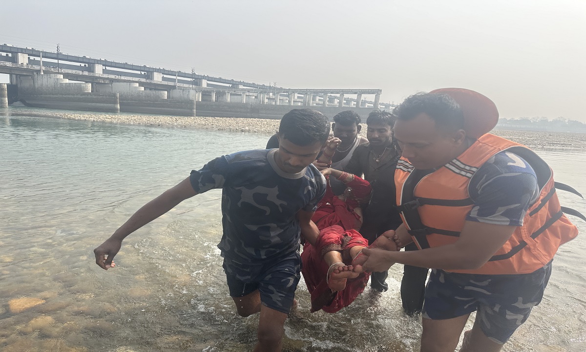 Woman jumped into Narayani River rescued alive