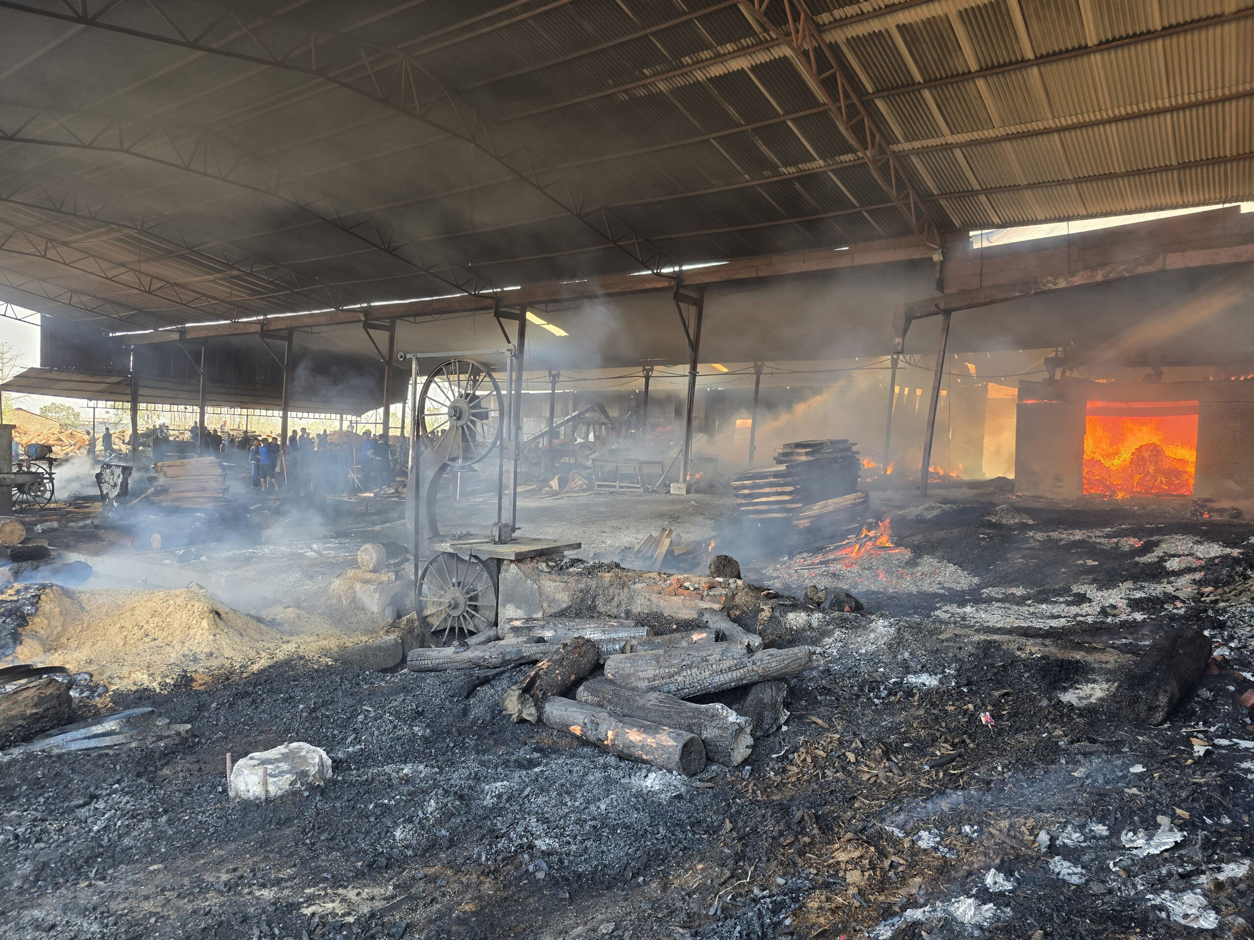 Shangrila Plywood Factory fire still uncontained after 32 hours