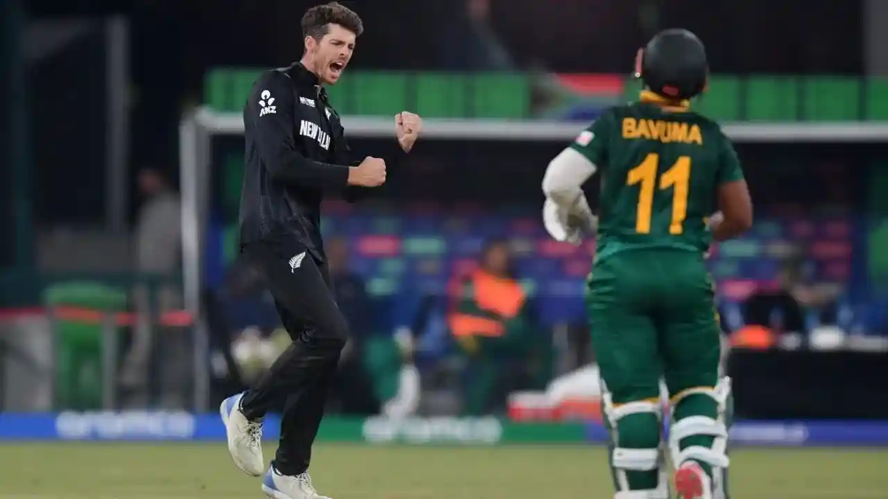 New Zealand storms into ICC Champions Trophy final