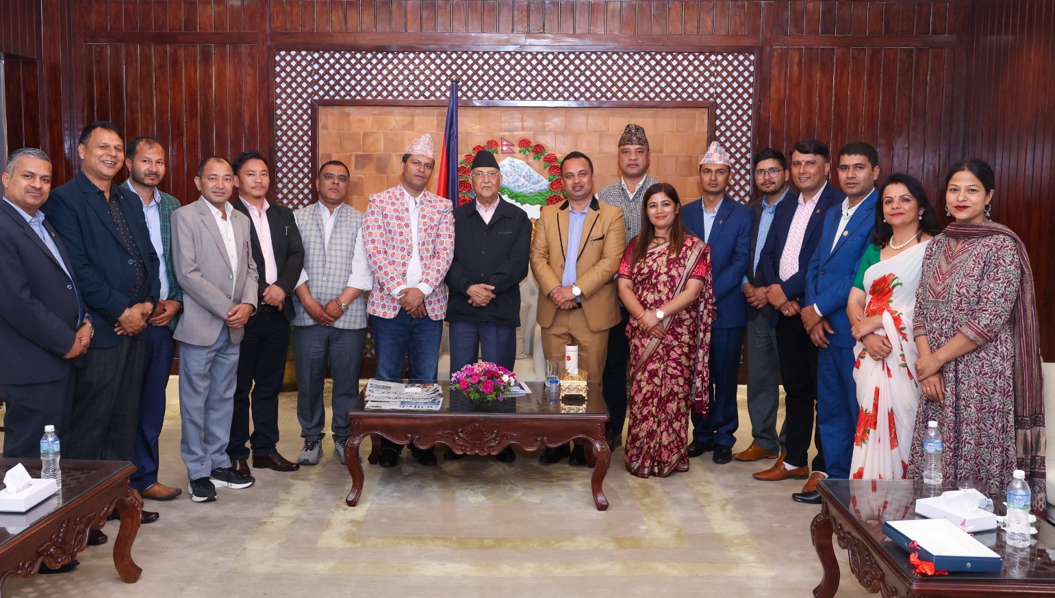 PM Oli congratulates new leadership of Press Chautari Nepal