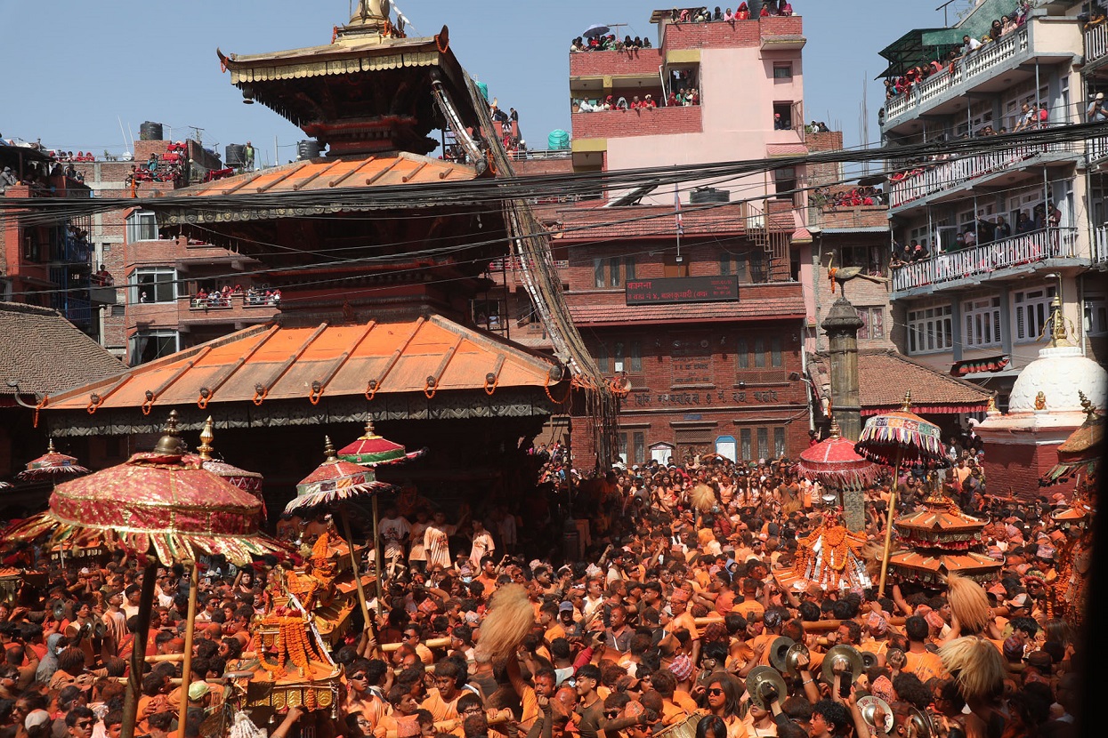 Thimi residents celebrate ‘Suthesyaa Jatra’ with colorful Sindoor festival (photos)