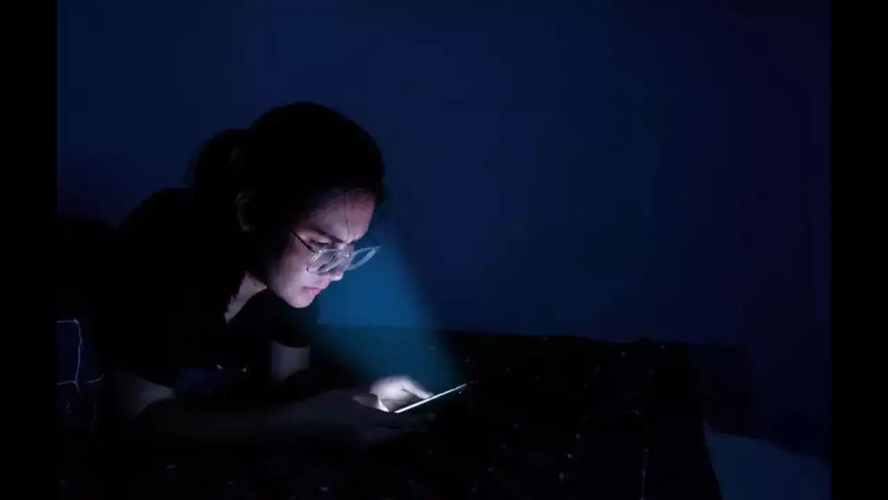 Screen time surge behind rising eye strain cases