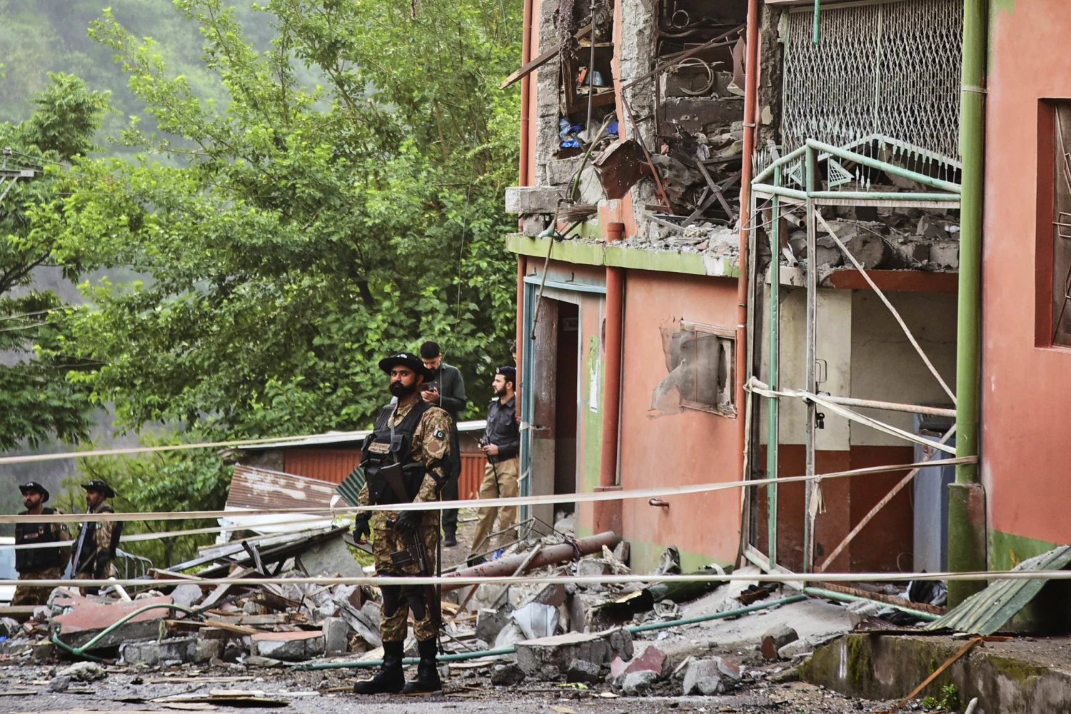 Amid escalating tensions between India & Pakistan, U.S. urges restraint & dialogue