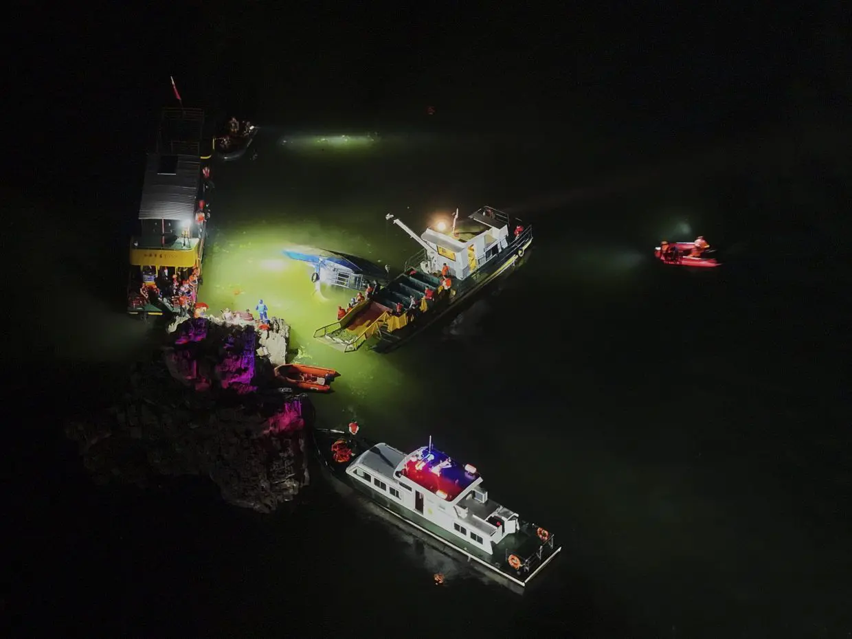 9 dead, dozens hurt after boats capsize in China: state media