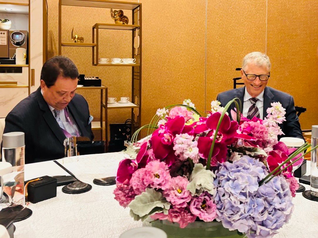 Binod Chaudhary meets Bill Gates at PAA 2025 in Singapore