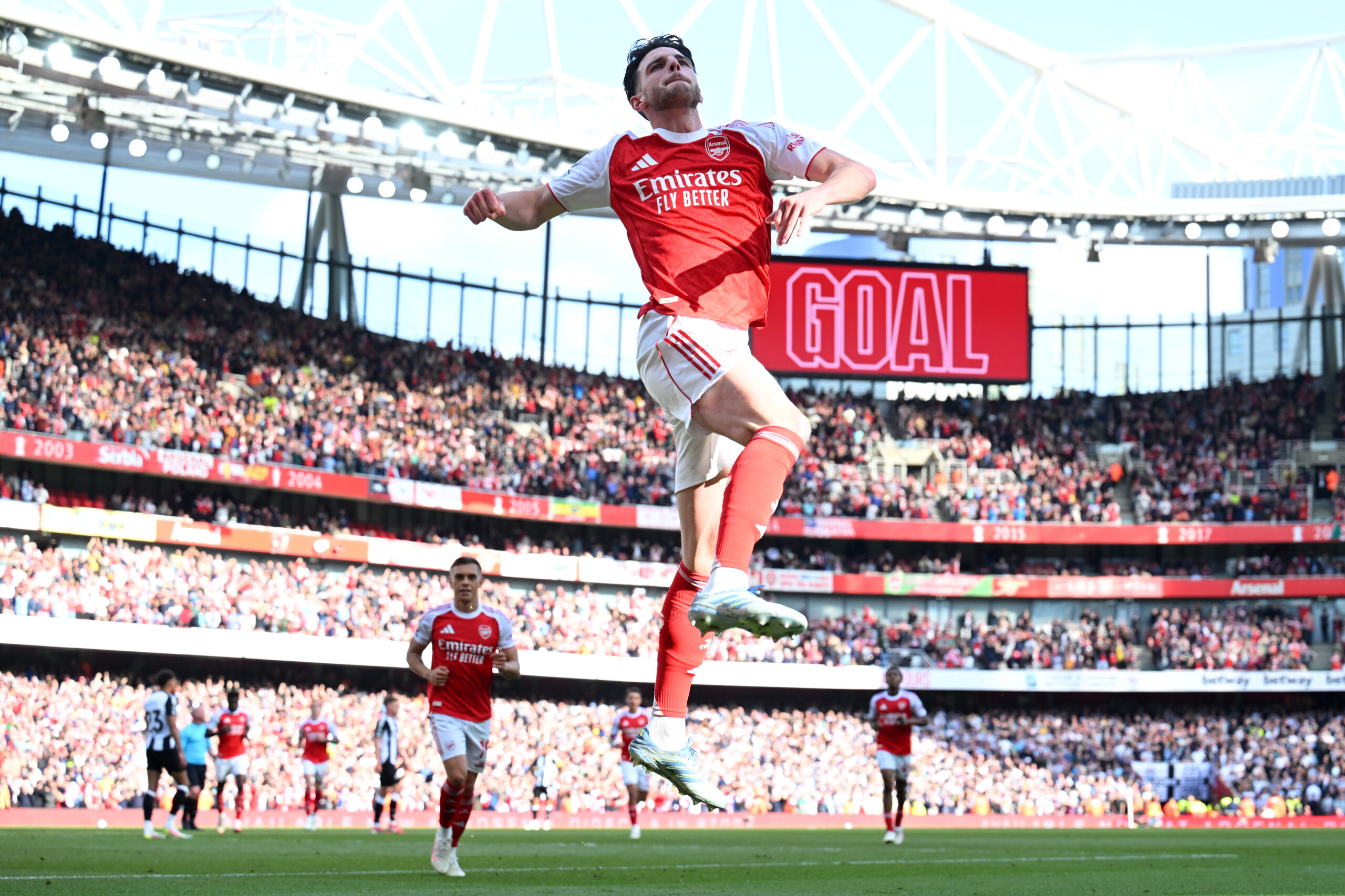 Arsenal secure narrow win over Newcastle, close in on Premier League glory