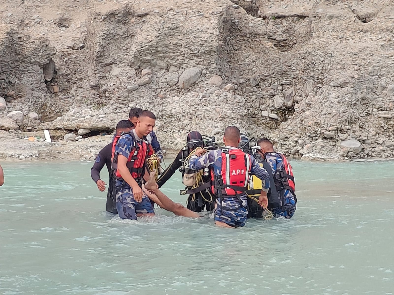 Armed police divers recover youth’s body from Seti River