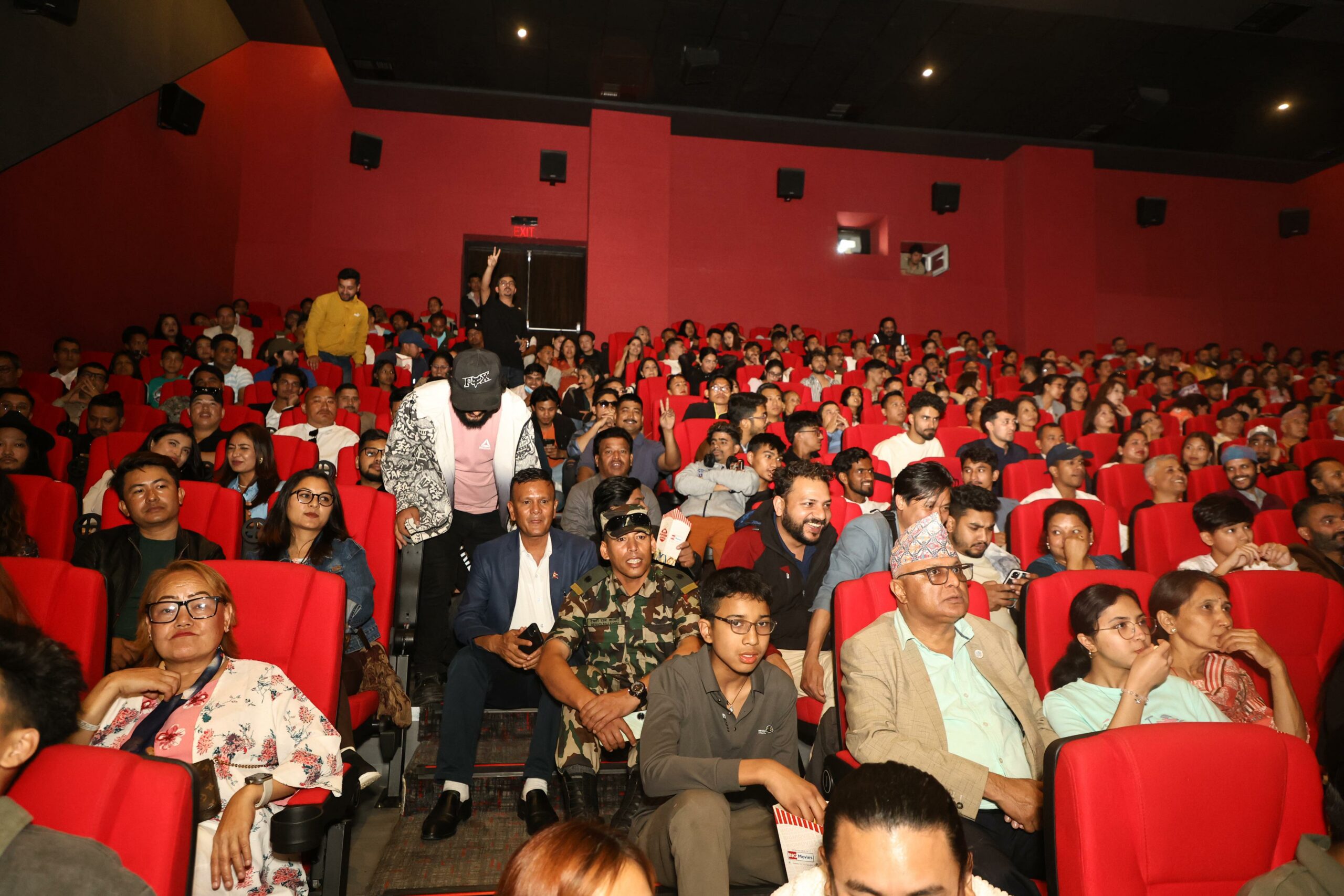 Grand premiere of movie ‘Unko Sweater’ draws over a thousand guests (photos)