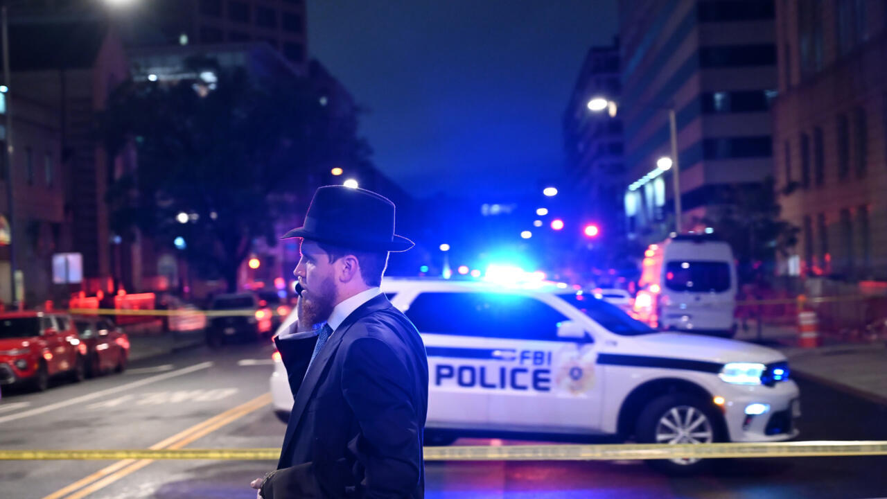 Two Israeli embassy staff shot dead outside Jewish museum in Washington