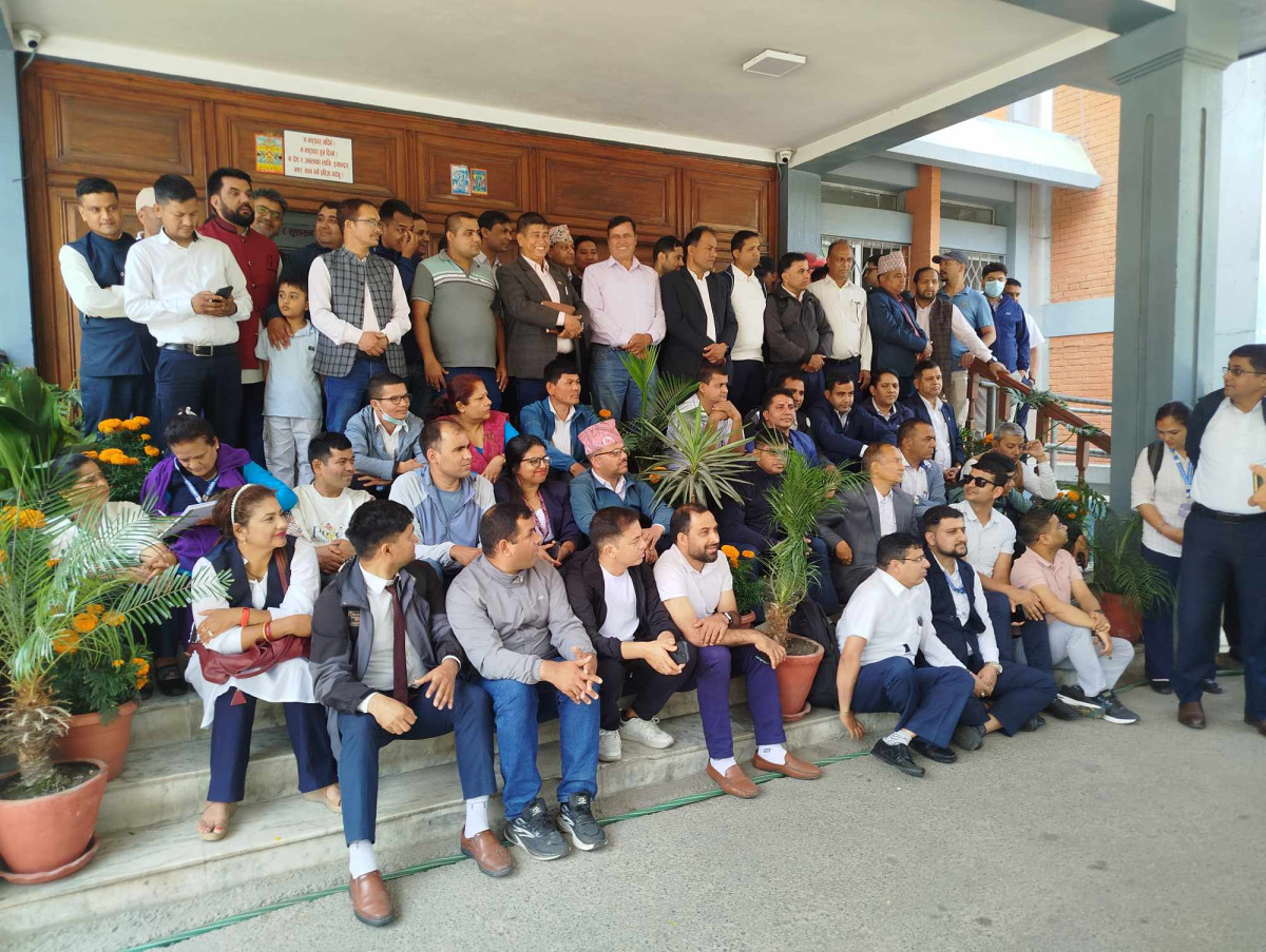 Civil Servants Across Nepal begin indefinite protest wearing black bands