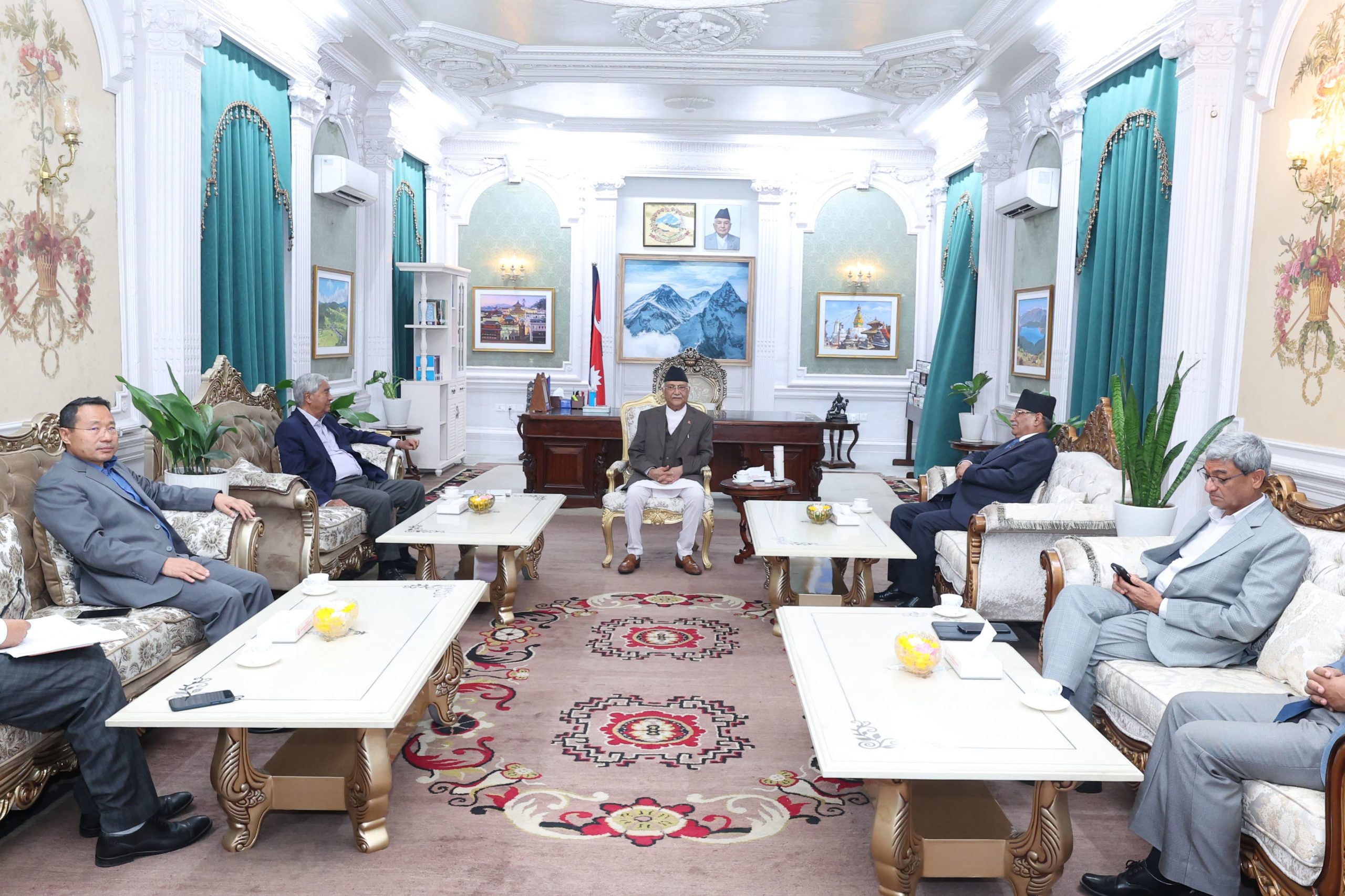Top leaders meet to discuss transitional justice