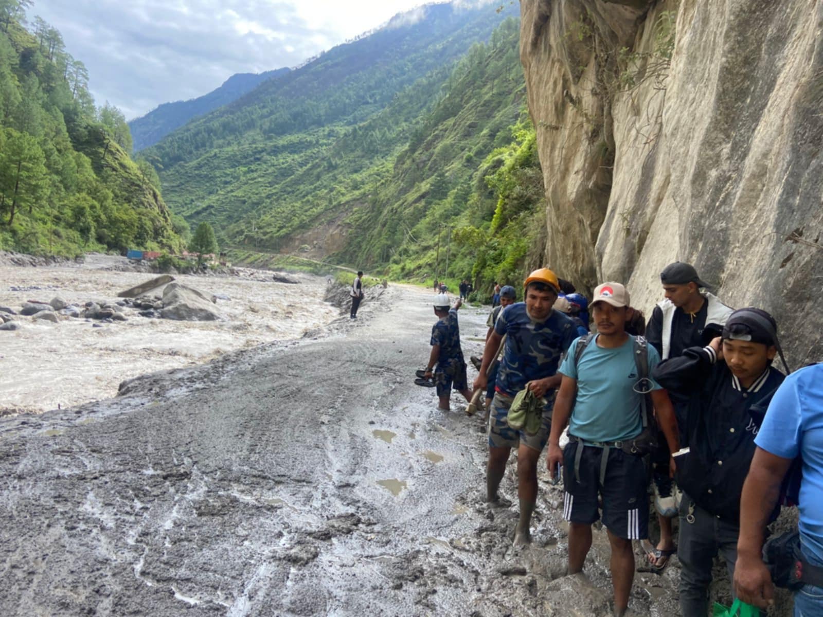Stranded Nepalis in Kerung to be pepatriated via alternative route