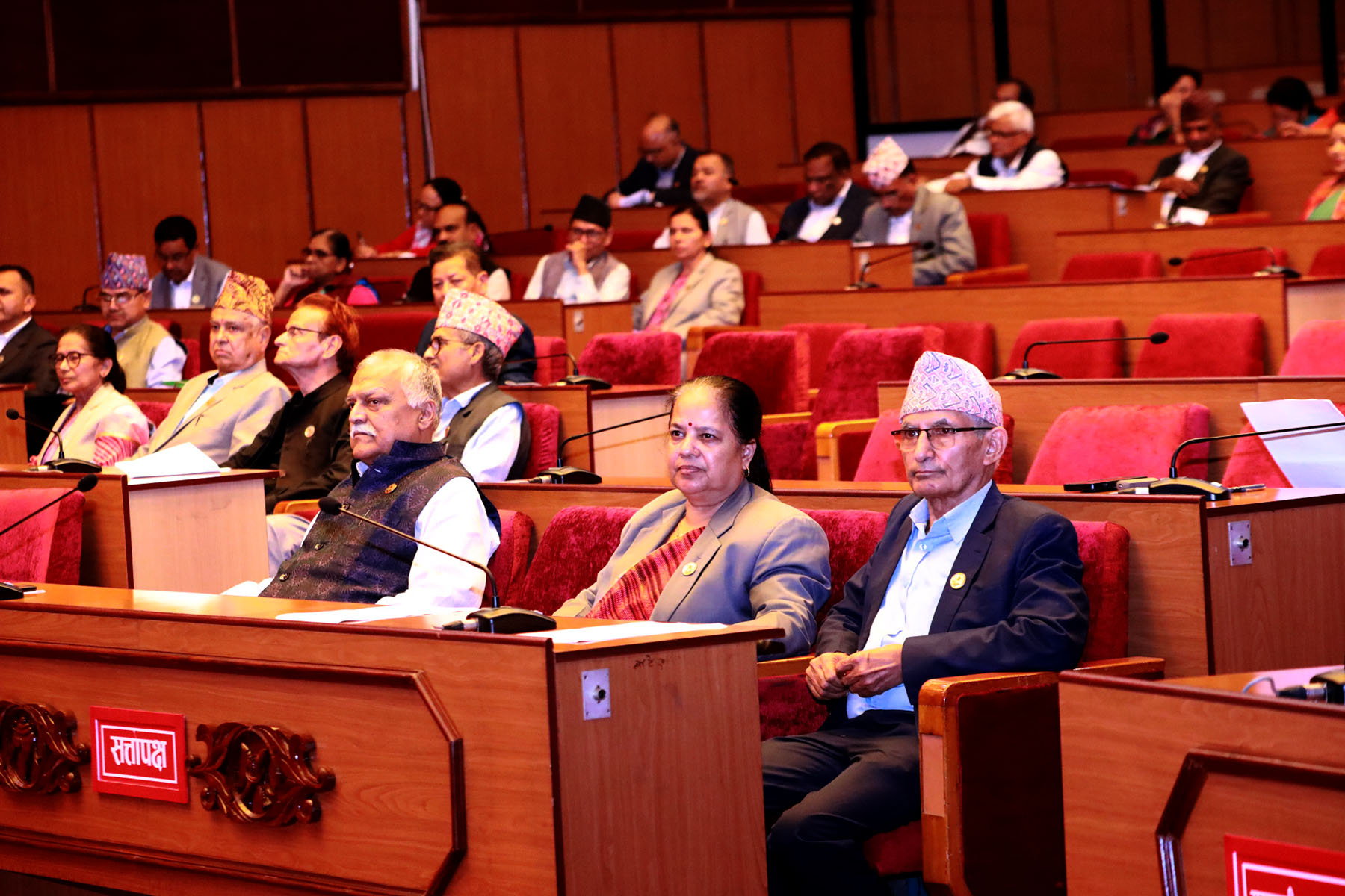 MPs urge govt to act seriously against growing corruption & irregularities