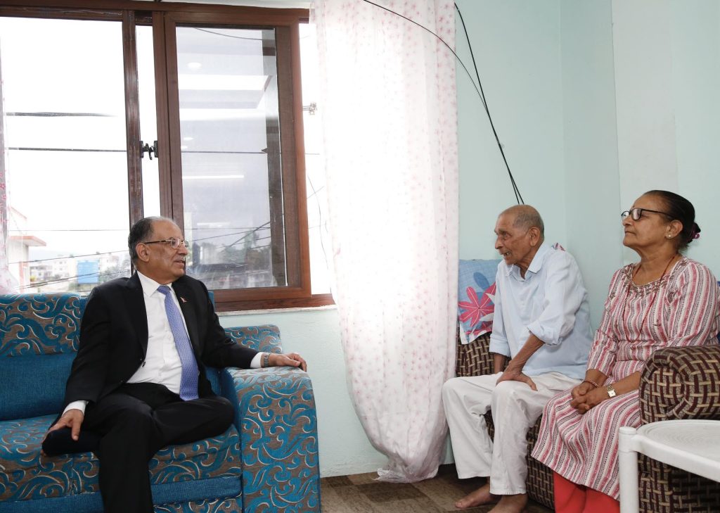 Prachanda visits Mohan Baidya to inquire about his health