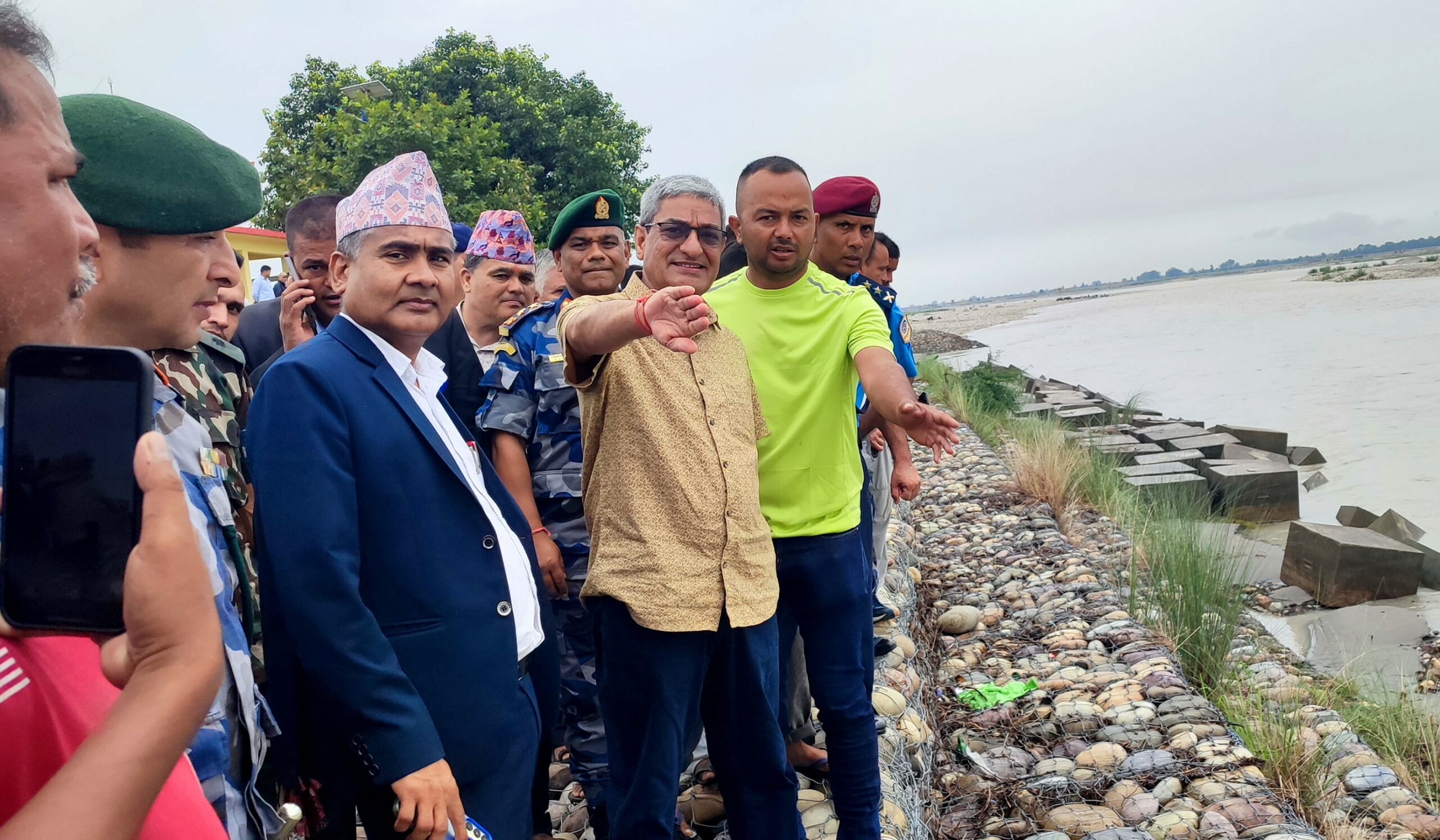 Minister Lekhak inspects under-construction barrage in Mahakali
