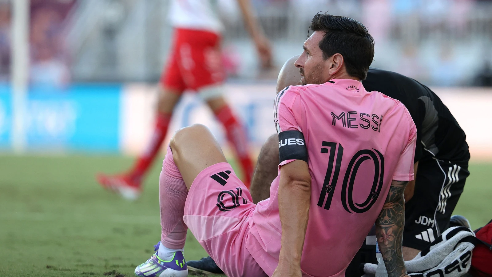 Messi suffers minor injury, doubtful for next match