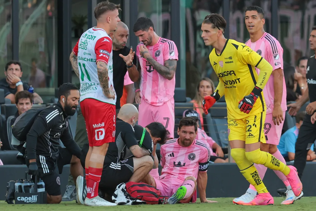 Messi injured early in Leagues Cup match vs Necaxa