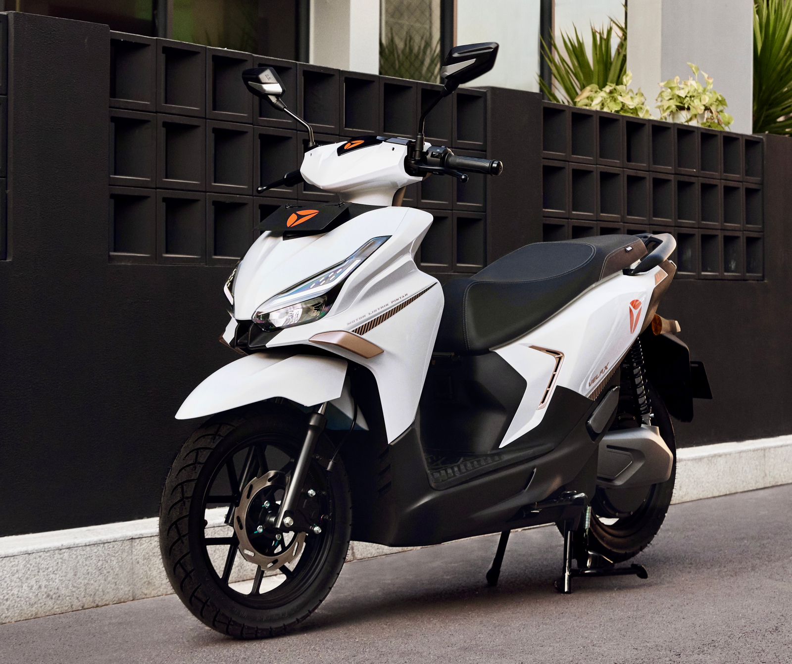 Yadea unveils high-performance Velax series in Nepal