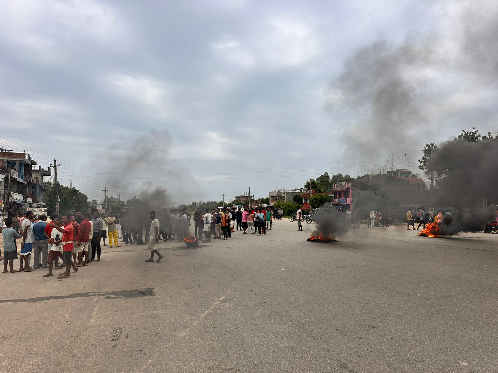 Protesters set fire to UML lawmakers’ homes in Siraha