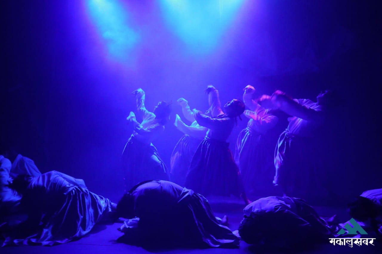 Play ‘Khamari’ staged at Mandala Theatre (photos)
