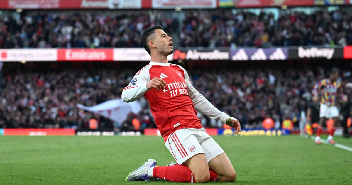 Martinelli’s late strike rescues Arsenal against Manchester City