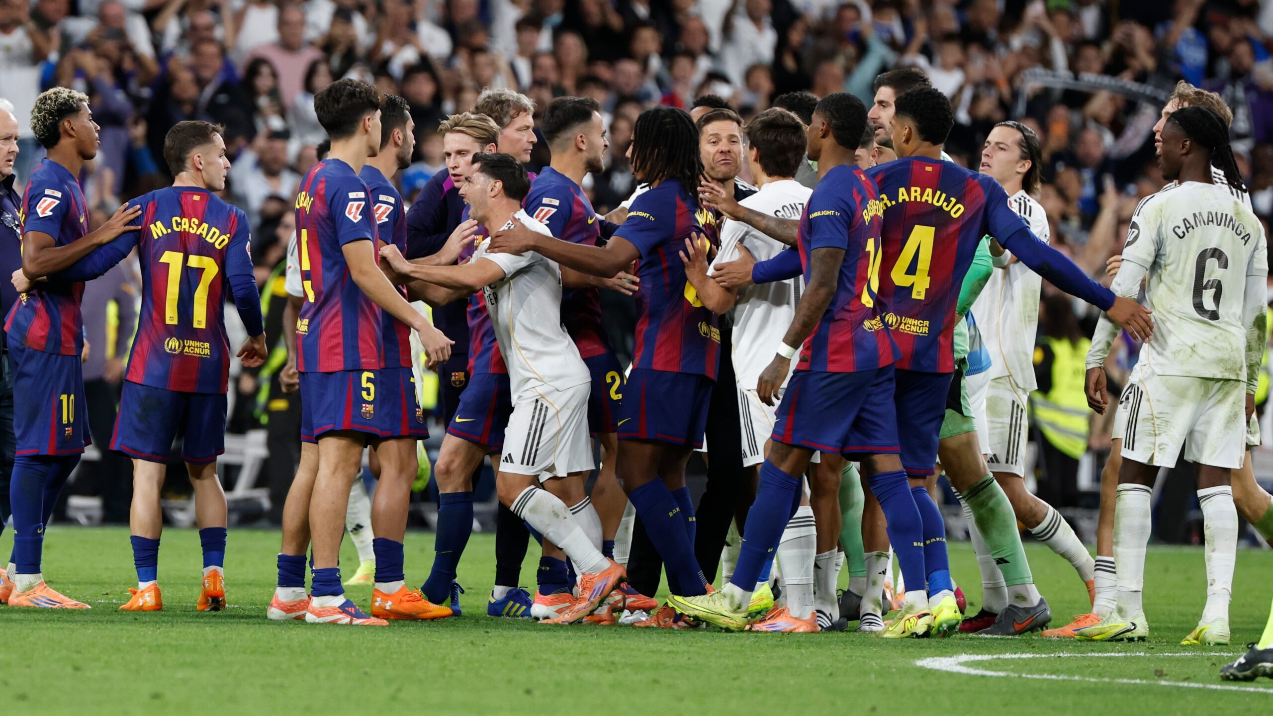 Real Madrid triumphs 2–1 in thrilling El Clasico clash