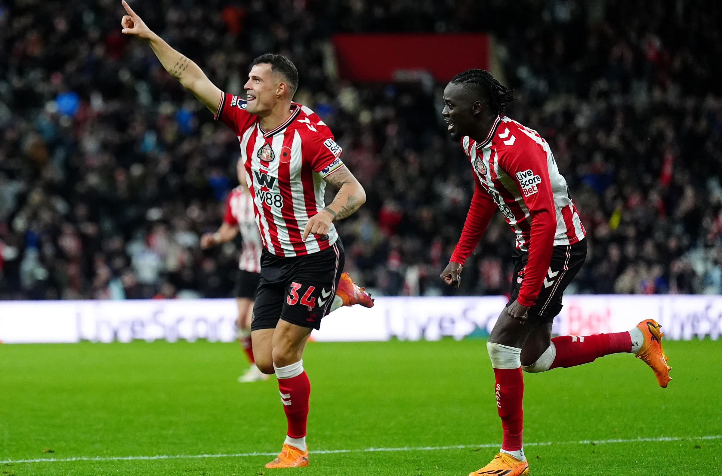 Sunderland extend unbeaten home run with draw against Everton