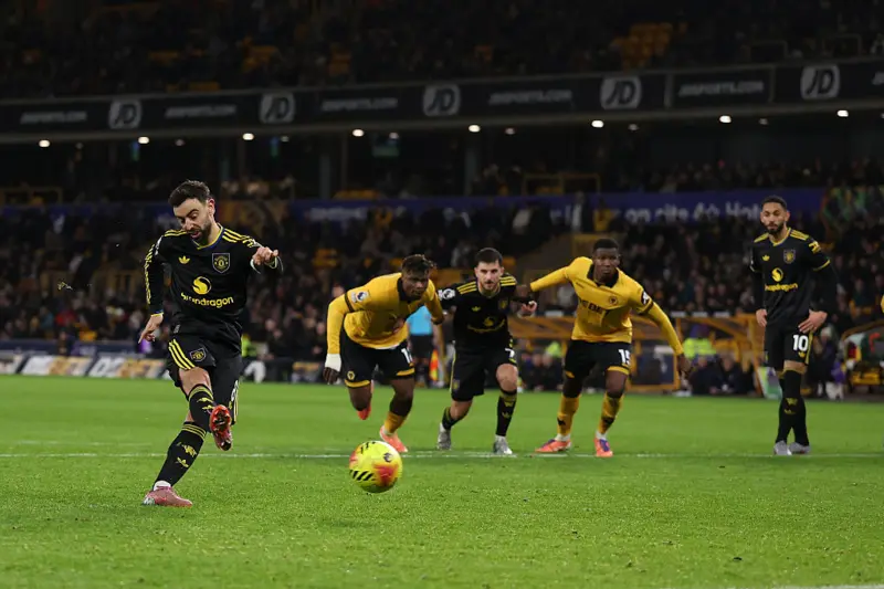 Manchester United thrash Wolves 4–1, climb to sixth in Premier League table