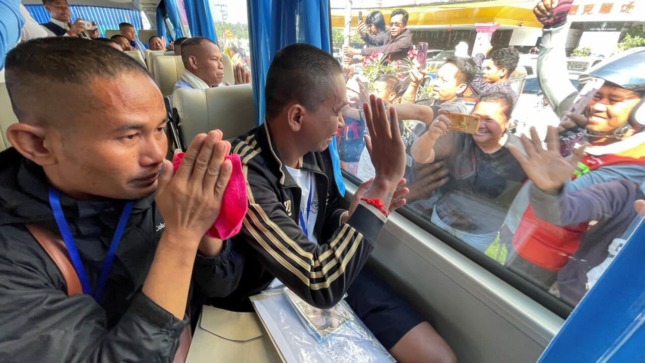 Thailand releases 18 Cambodian soldiers held since July