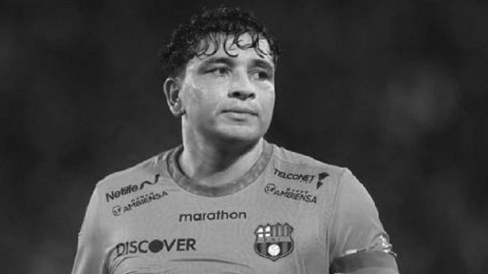Ecuadorean footballer Mario Pineida shot and killed