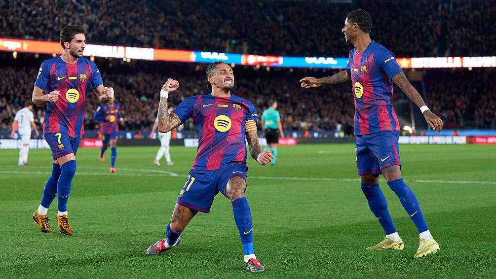 Raphinha double sends Barcelona seven points clear