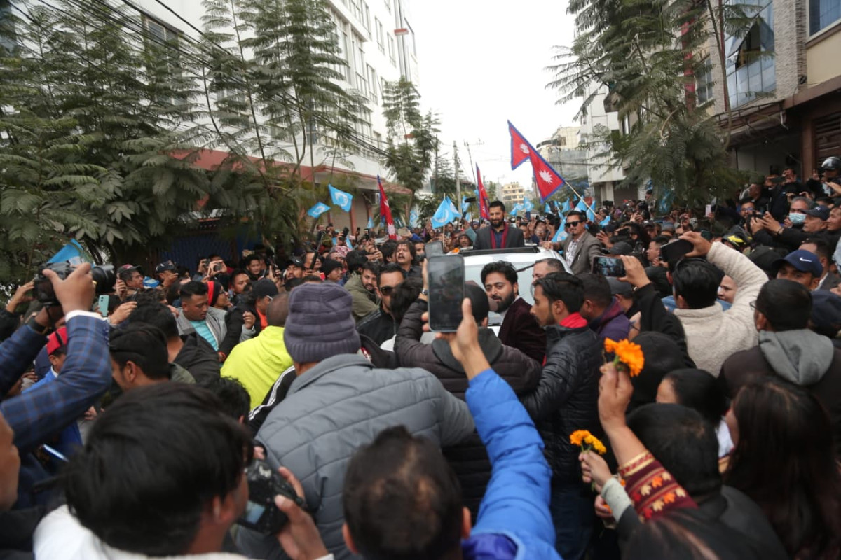Rabi receives grand welcome at RSP HQ, calls for transforming Singha Durbar (photos)