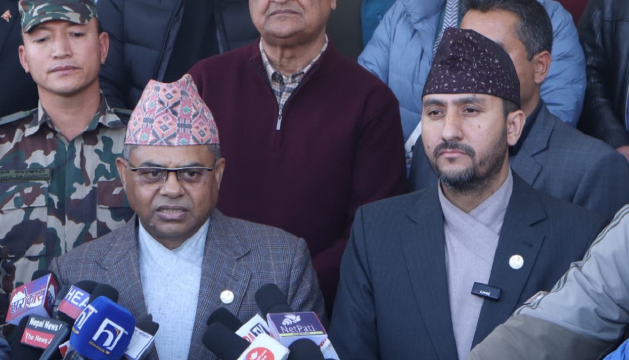 Ministers Kharel & Sinha observe UML headquarters