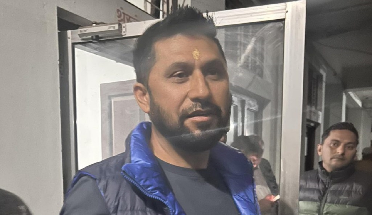 Lamichhane holds talks with leaders, no PM deal yet