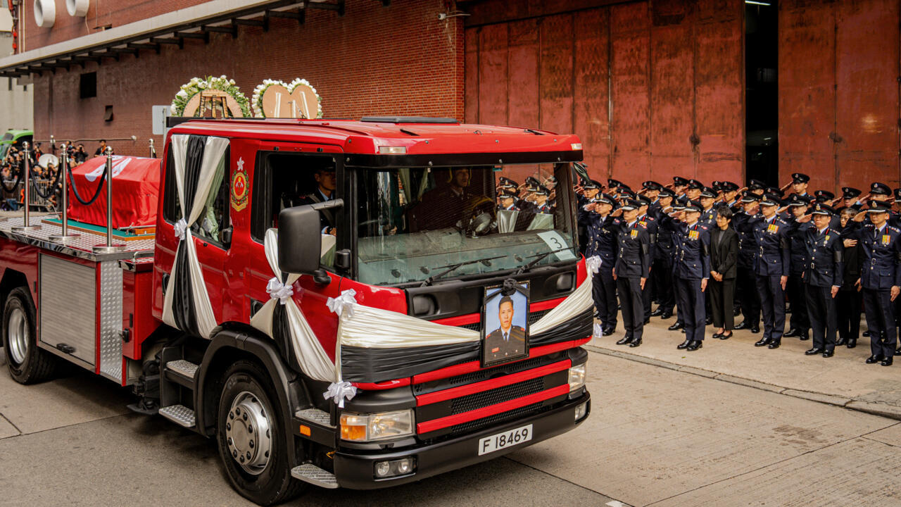 Tears at tribute to firefighter killed in Hong Kong blaze