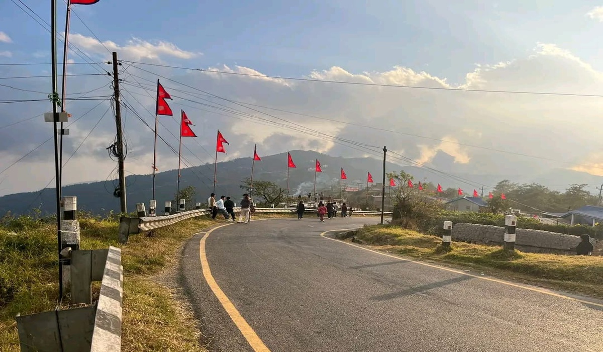 Tourists flock to Sidhuwa’s scenic selfie spot (photos)