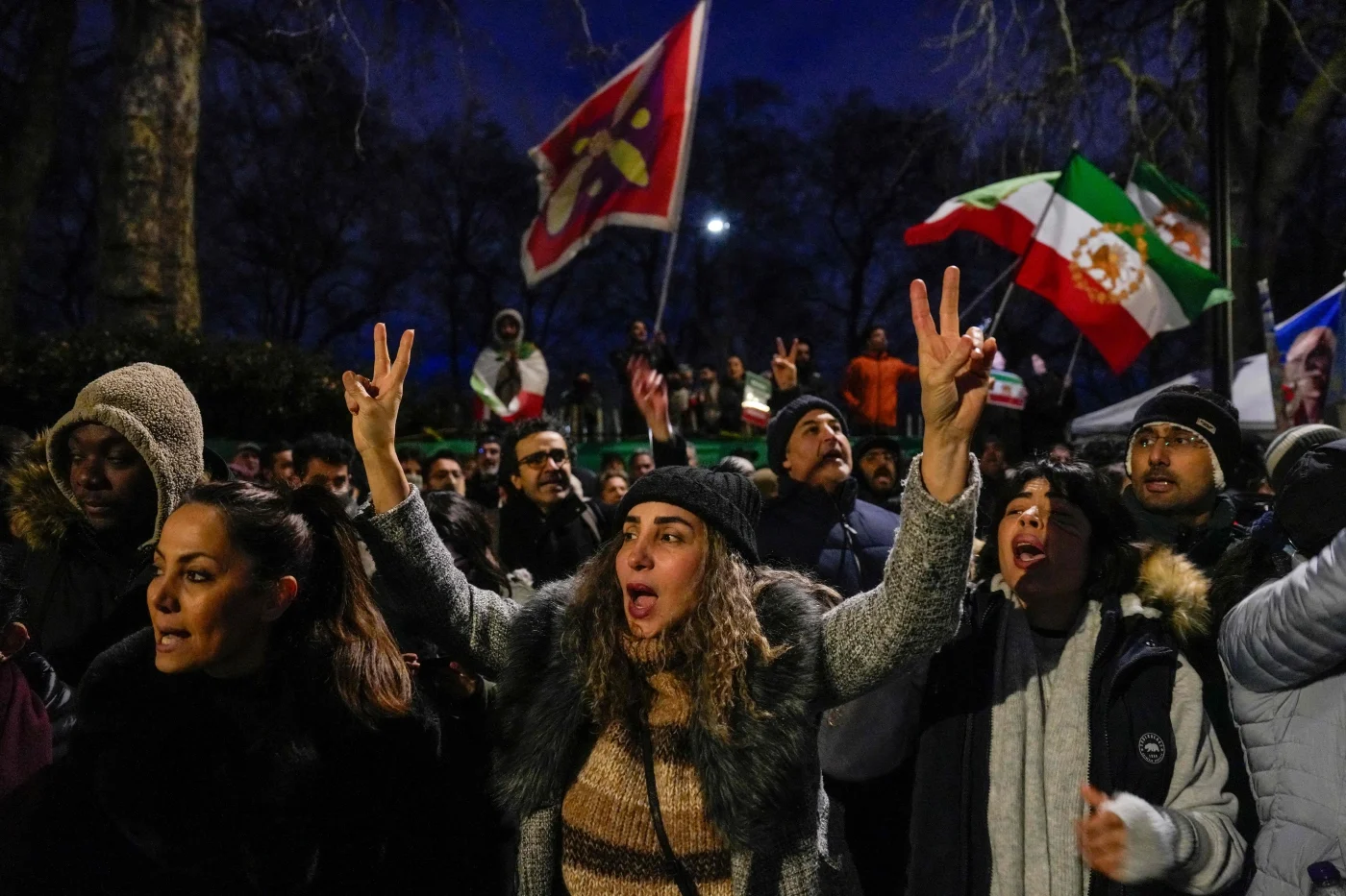 Fresh protests in Iran as internet blackout persists