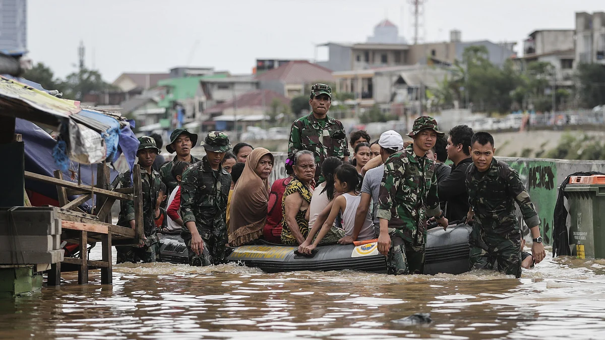 Flash floods kill 6 in eastern Indonesia