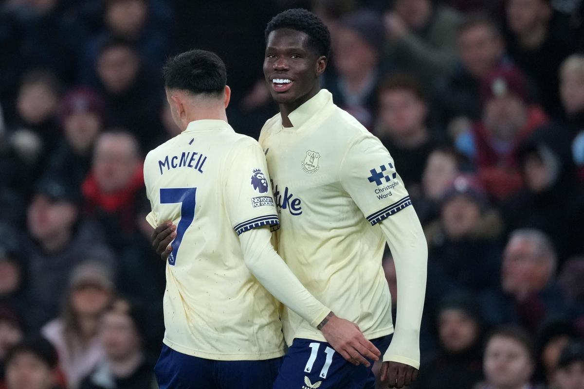 Everton ends Aston Villa’s 11-game home winning streak, Villa remain third