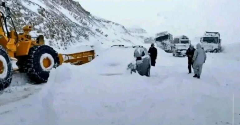 Avalanche kills 2, injures 4 in E. Afghanistan